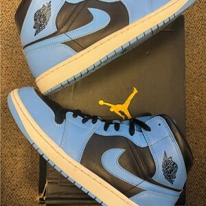 Jordan 1 Mid University Blue Black